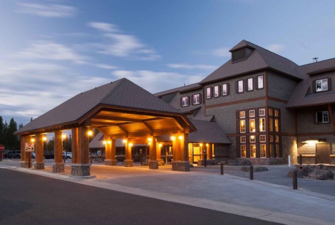 Canyon-Moran-Lodge-Exterior | Yellowstone National Park Lodges