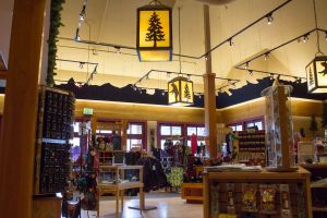 Old Faithful Snow Lodge - Gift Shop