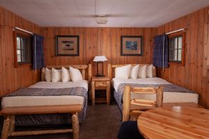 Old Faithful Snow Lodge - Frontier Cabin - Two Beds