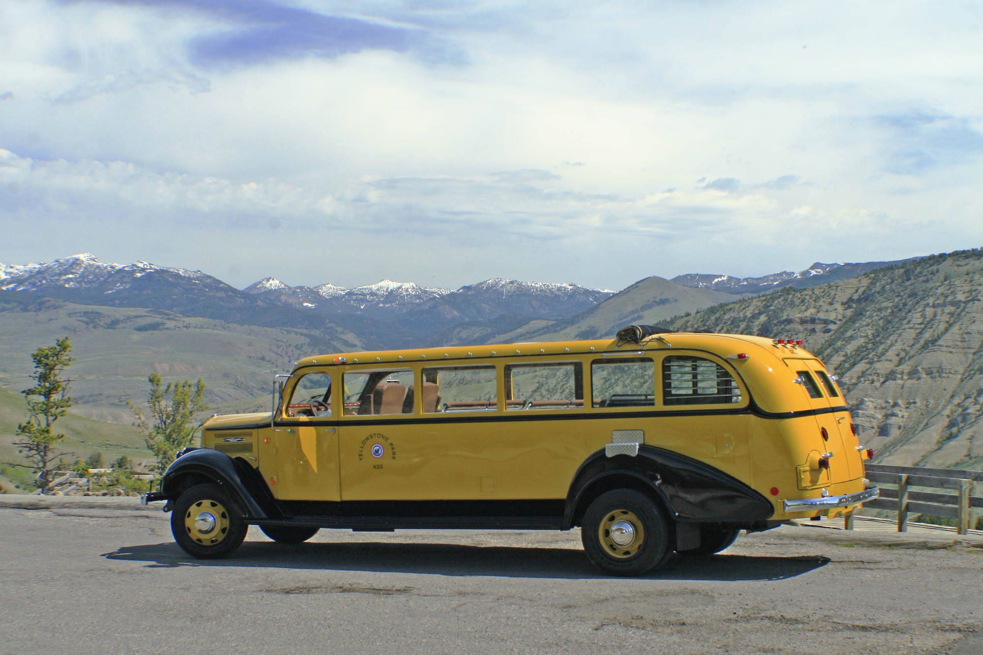Yellowstone Tour Bus. Yellowstone National Park Lodges