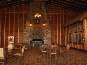 Old Faithful Lodge - Lobby