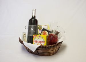 Red wine and cheese basket