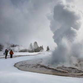 Winter-Geyser | Yellowstone National Park Lodges