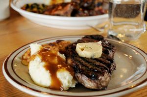 Steak with mashed potatoes and gravy