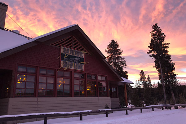 ynp-snow-lodge–winter-exterior-sunset-1 | Yellowstone National Park Lodges